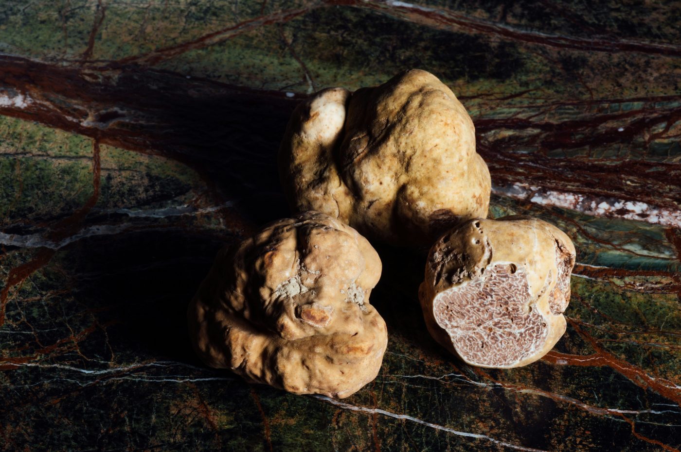 Truffes blanches d'Alba en pleine saison, Piémont